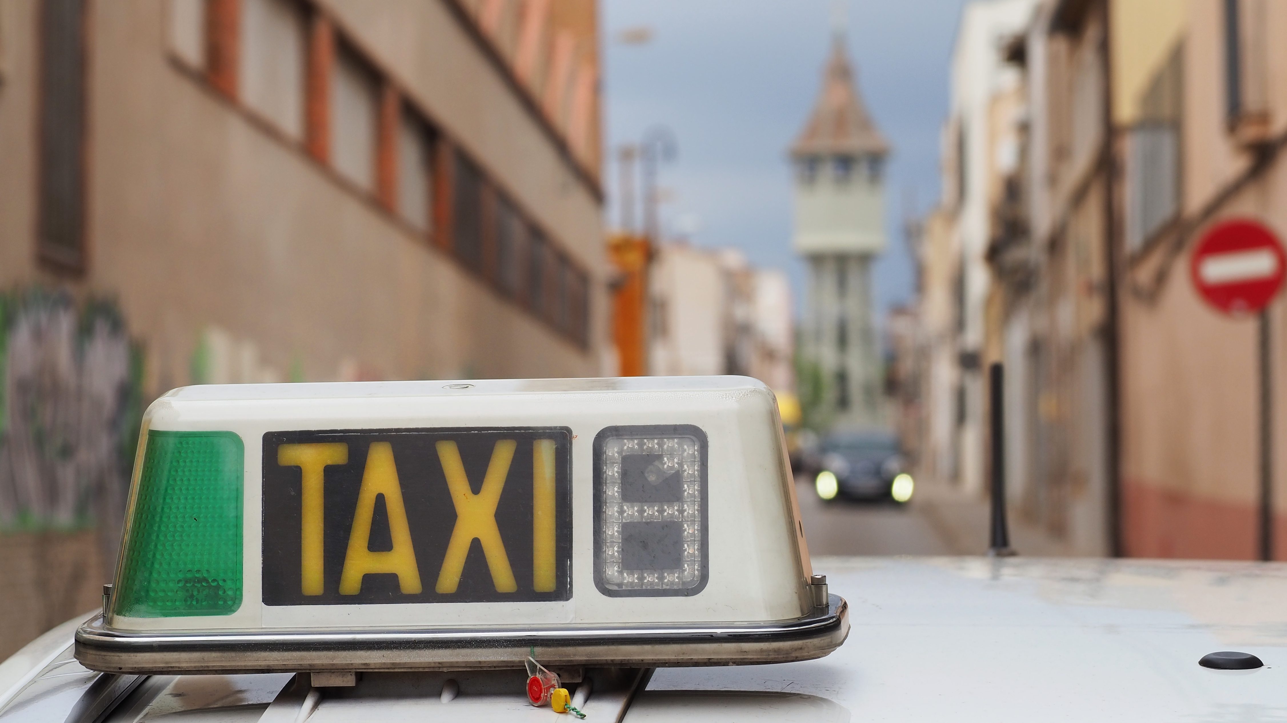 Taxi concertado en Sabadell – Raquel Taxi Sabadell
